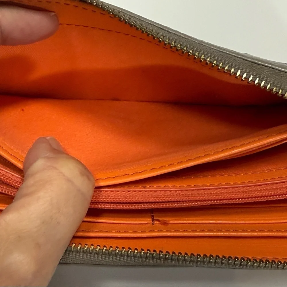 Fossil Gray Cutout Dot Zip Around Leather Wallet With Wrist Strap‎